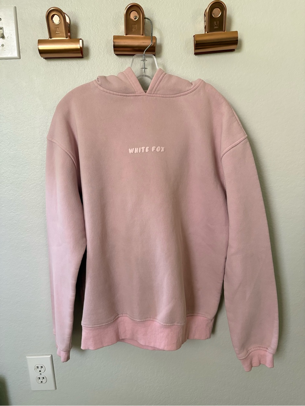 White Fox Leisure Series Vol.
3.5 Oversized Hoodie S/M Pink
Posy